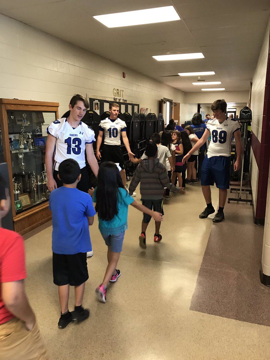 SbushPrincipal's tweet photo. The Mounties were in the house at Bonnie Grimes today! 
#grizzlesandmountieshaveGRIT https://t.co/MDESqGqycr