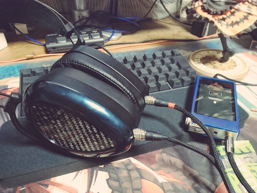 eear_tanatos's tweet photo. 帰宅し1時間弱聴いていましたが、このサウンドは素晴らしいの一言につきます………
皆様に凄くオススメしたい逸品。。。
#AEONFLOW #Mrspeakers 
#IRIVER #AK100Ⅱ https://t.co/qMY48PnpM2