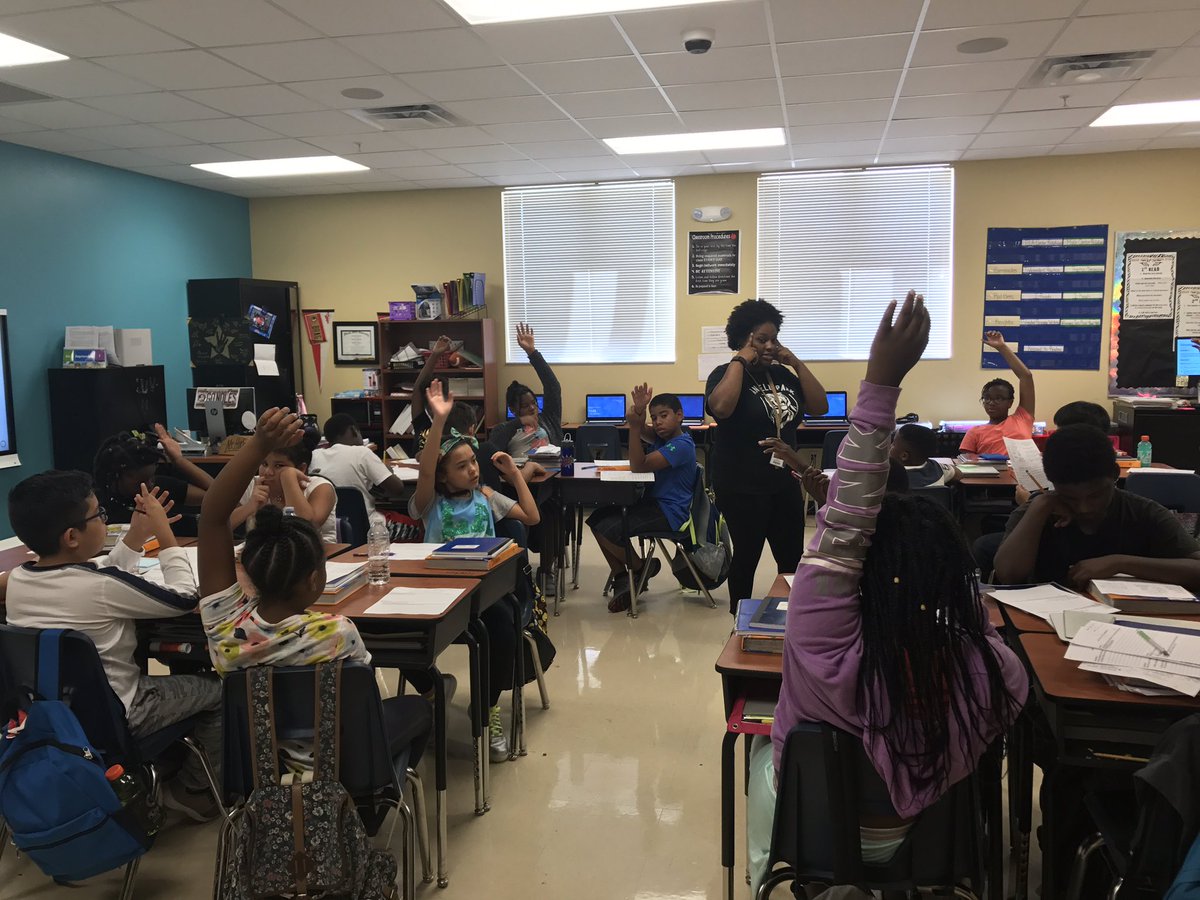 TangeloES_OCPS's tweet photo. Firth grade is working hard! #theme https://t.co/TAb0VYeWhb