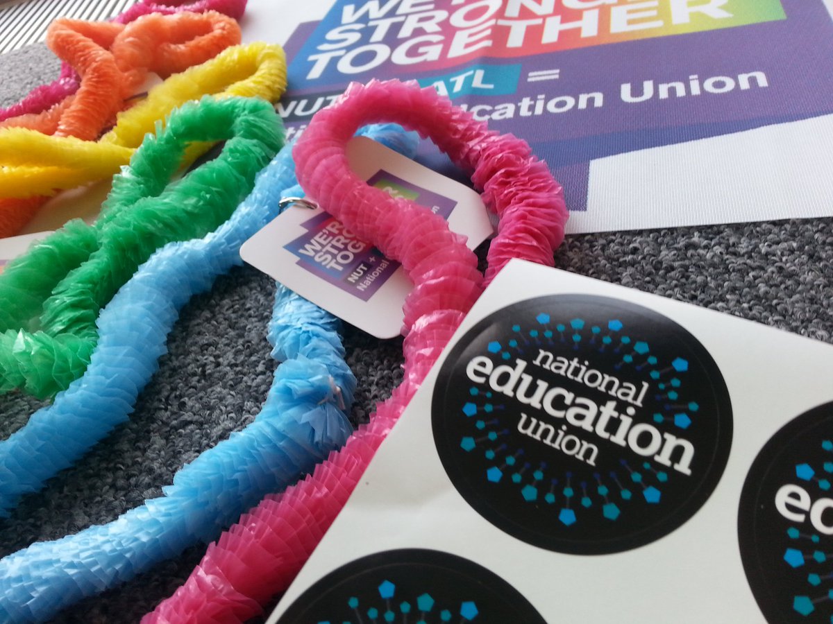 NEUReading's tweet image. Join us tomorrow, showing we're stronger together with @ReadingTuc @ReadingPride @ReadingDivNUT @ATLUnion #rdg #woky #Berkshire
