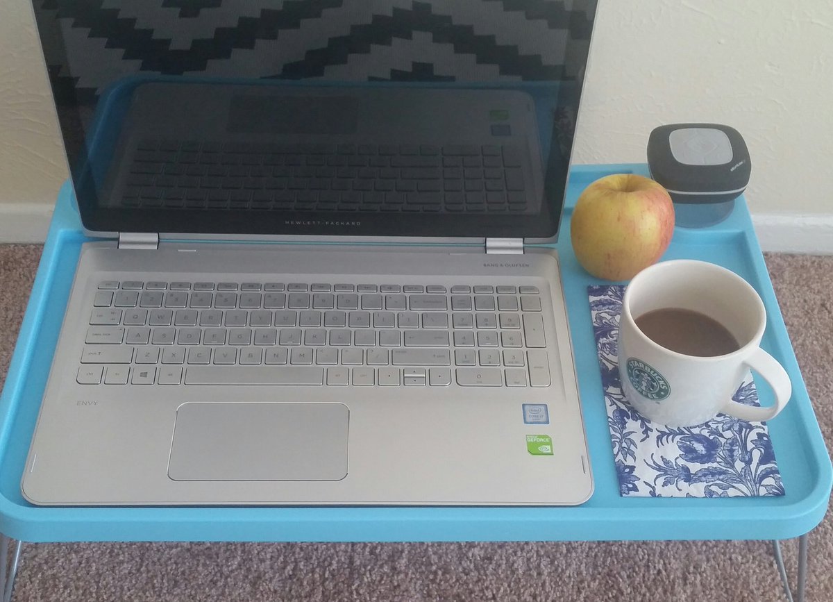Mmgfrog's tweet photo. I have the kindest boss. Working from home, here's my setup. #100DaysOfCode #htmldesigner #frontenddeveloper https://t.co/uOdanB5XBg