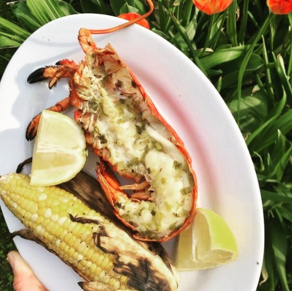 Please note we'll be OPEN on Monday from 10am-8pm. Check out our specials to pull off a great long weekend. lobsterplace.com/blogs/market/l…