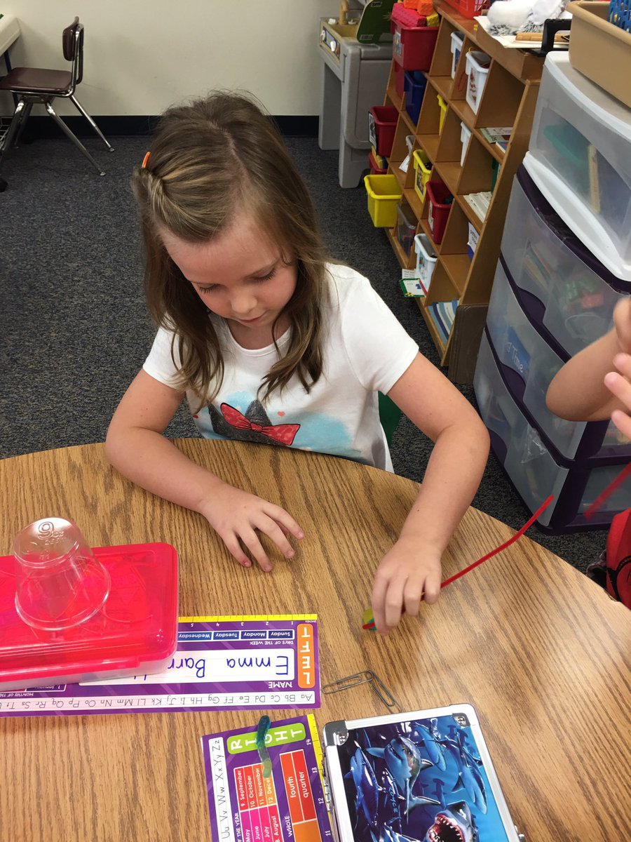 lisaseifriednc's tweet photo. STEM activity in action Fun in first grade on Fun Friday at CHES!!!   JOCO2020 https://t.co/prcKUpGMpN