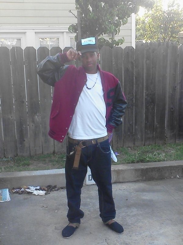 calbased2100's tweet image. 6 years ago I had no bitches n still don't today 😂😂😂💀