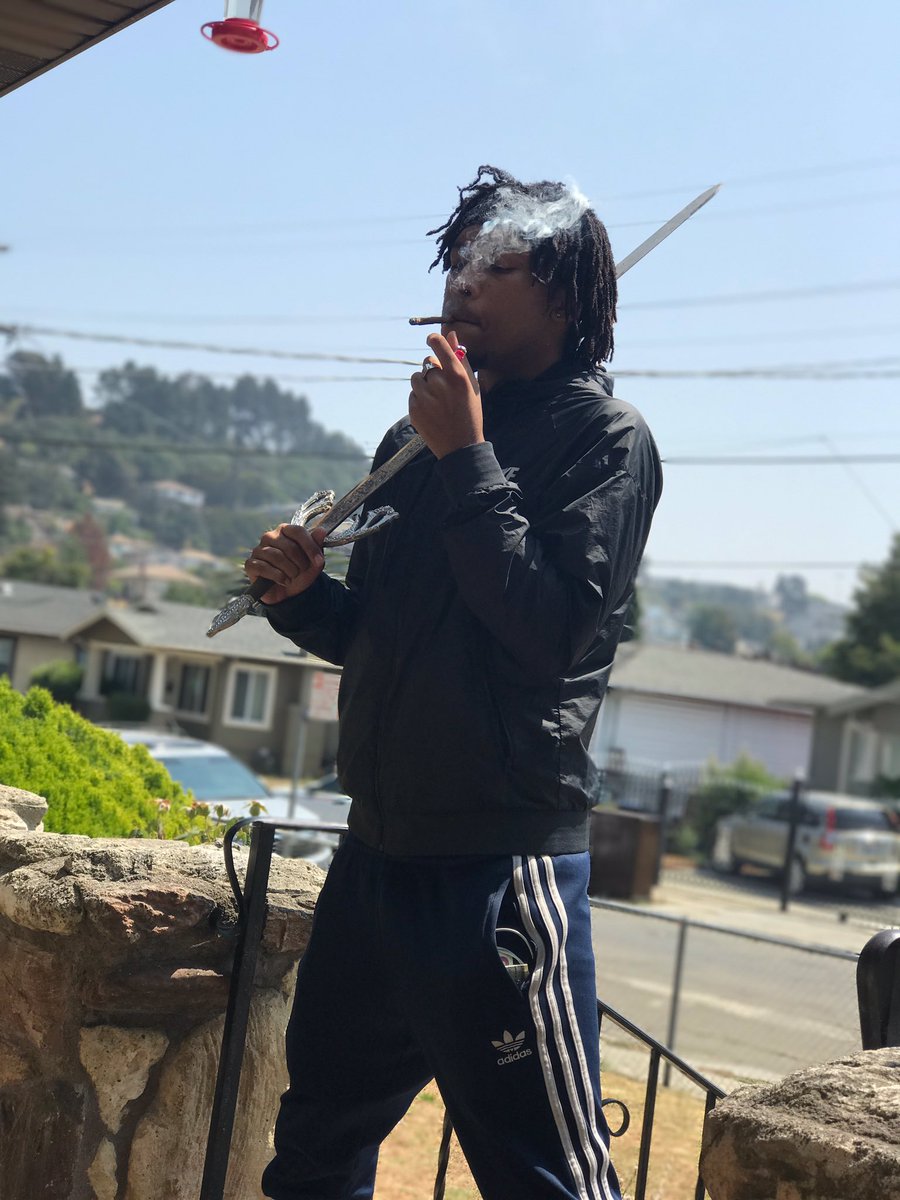 calbased2100's tweet image. 6 years ago I had no bitches n still don't today 😂😂😂💀