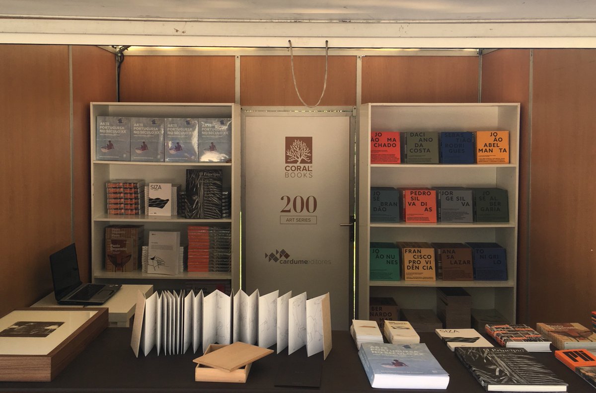 CoralBooks's tweet photo. A Coral Books está na Feira do Livro do Porto. A partir de hoje e até 17 de Setembro esperamos por si no stand 43.
#FeiradoivrodoPorto https://t.co/0nAdNLLakh