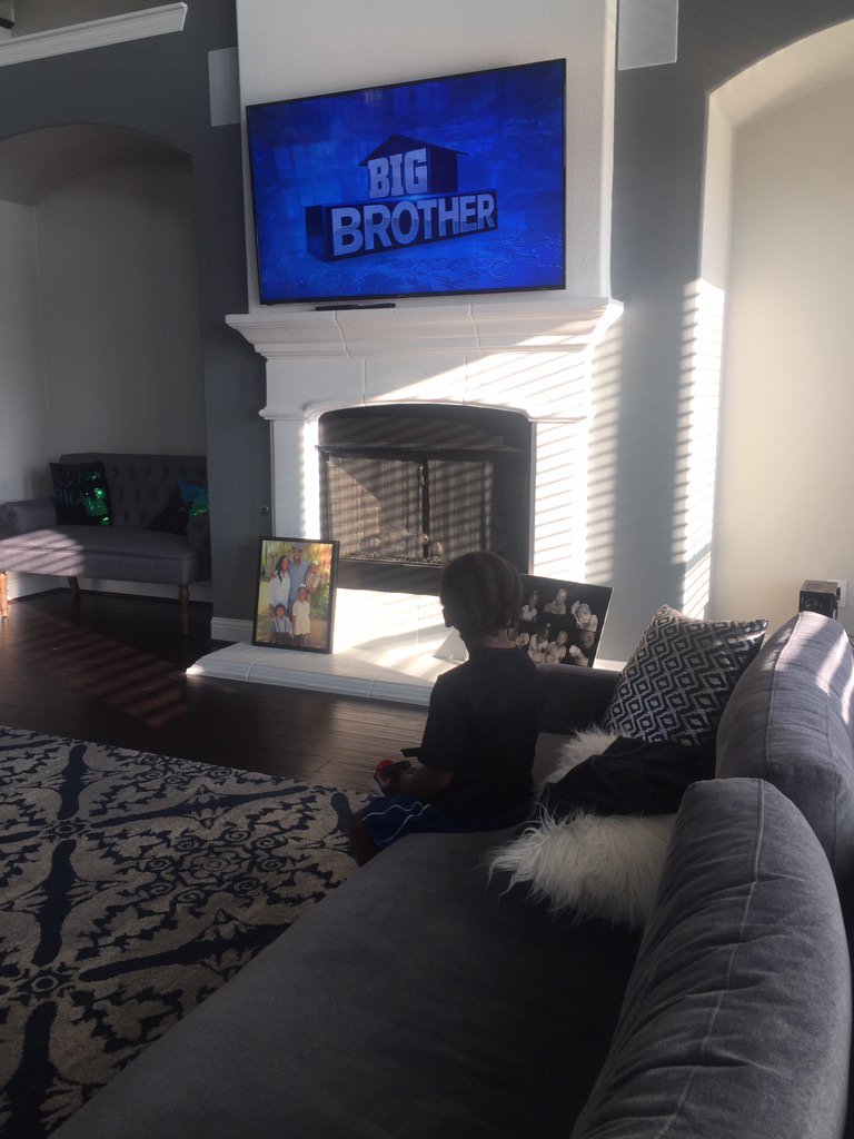 TheRealBrightO's tweet photo. @agrodner22 @Kassting @AlexSternGirl Getting an episode in before preschool!!! #BB33 #daFuture https://t.co/8zGmKraVBo