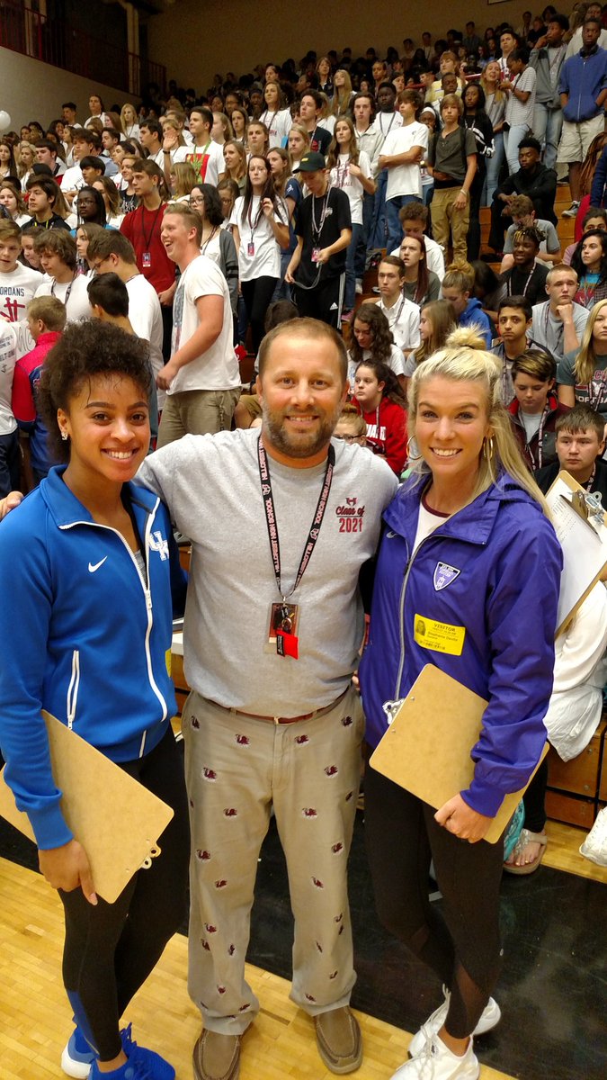 TheRobbyBell's tweet photo. Lucky to judge today's HHS pep rally w/ two former RAM GREATS!  @staphdevita @hillcrest_coach @whoo_silver #Glad2BeAlive #Proud2BeARAM https://t.co/svNfFYclDF