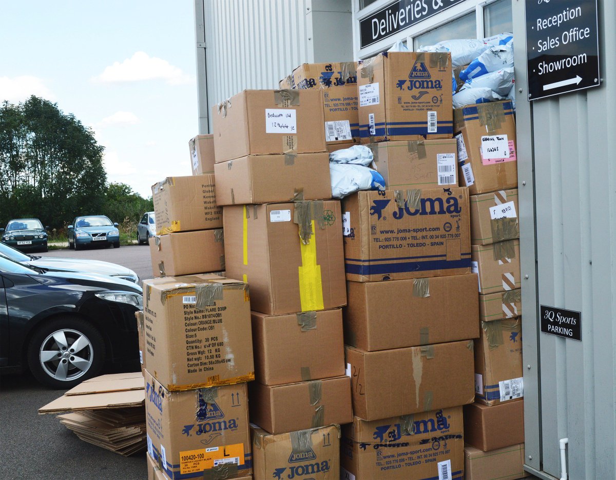 3QSports's tweet photo. We have worked so hard to get your orders out for the weekend that we have run out of room in our warehouse! https://t.co/3nbiIrz7Is