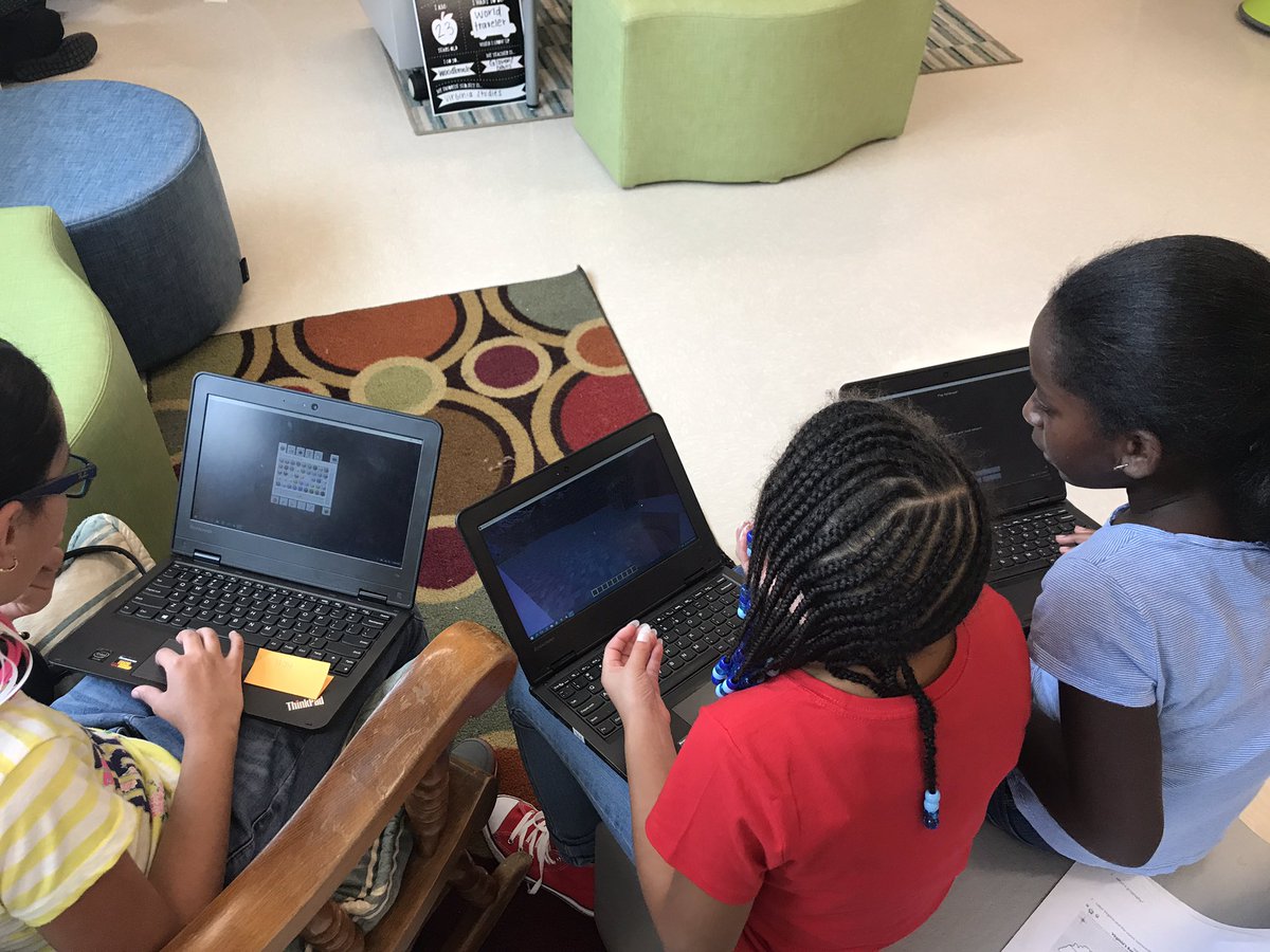 MsCGlover's tweet photo. Minecraft Everywhere #ChoiceandComfort #multiage https://t.co/ITzqVg0Nl4