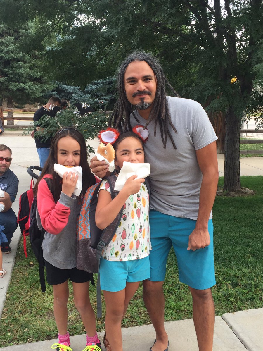 MdvePrincipal's tweet photo. Thank You Starbucks for providing coffee for Meadow View's Donuts with Dad celebration!!!@Starbucks @dcsdk12 @mdve_lions https://t.co/CJahL0wS9B