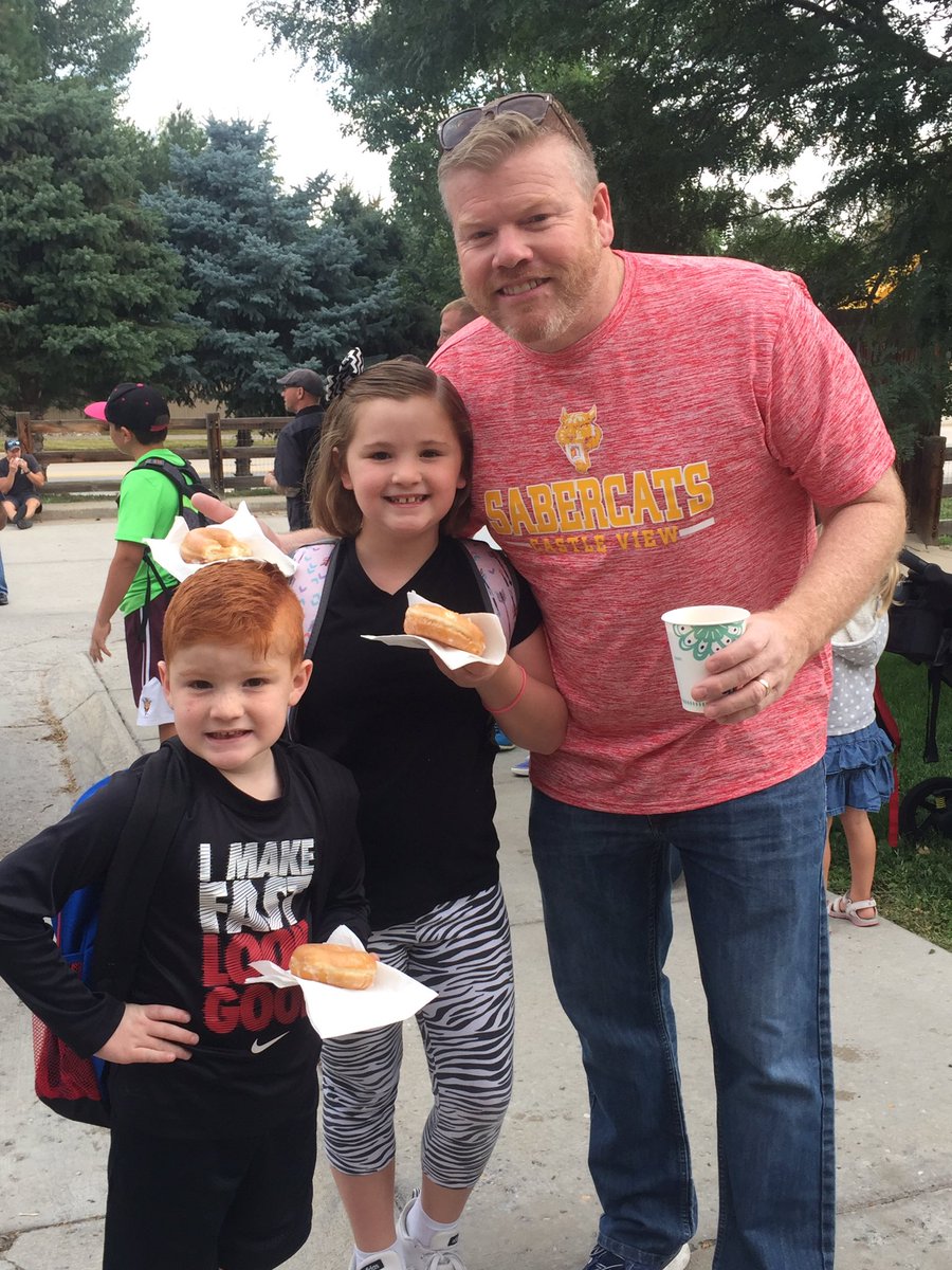 MdvePrincipal's tweet photo. Thank You Starbucks for providing coffee for Meadow View's Donuts with Dad celebration!!!@Starbucks @dcsdk12 @mdve_lions https://t.co/CJahL0wS9B