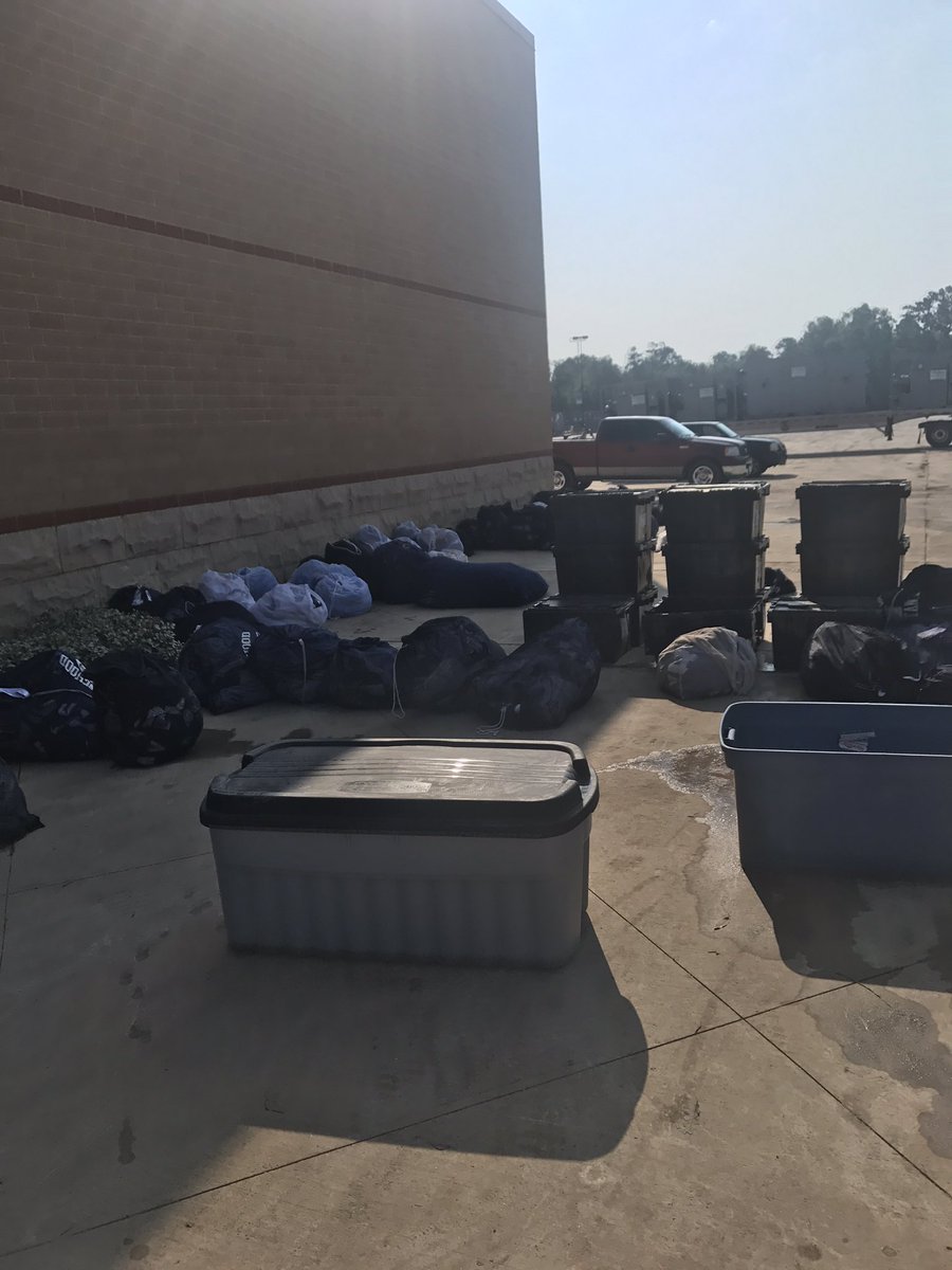 Time to clean it up! Here we go <a href="/HumbleISD_KHS/">Kingwood High School</a> 💪🏼❤️