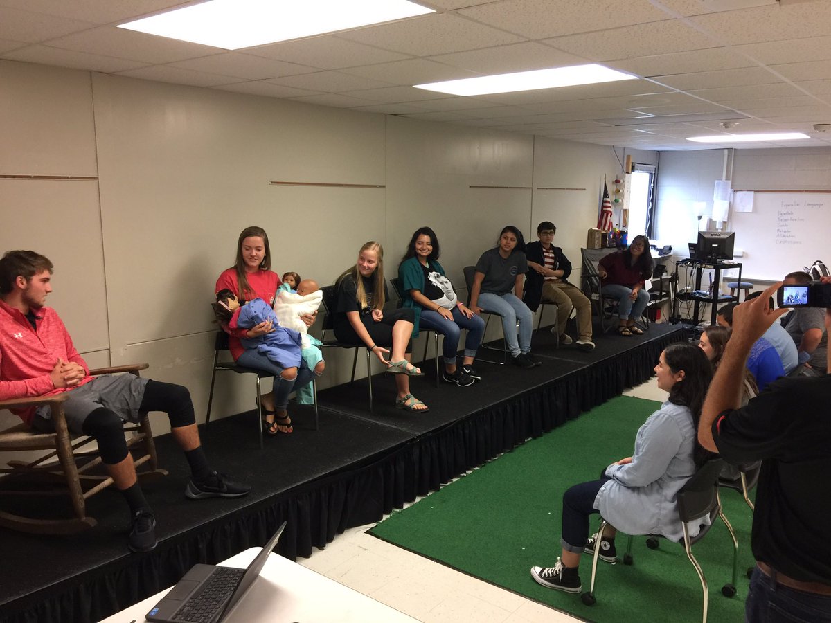 Studio113_EHHS's tweet photo. Rockin' it with the "Front Porch." Created their own characters. Thematic conversations. https://t.co/TMlUeQQ1ZW