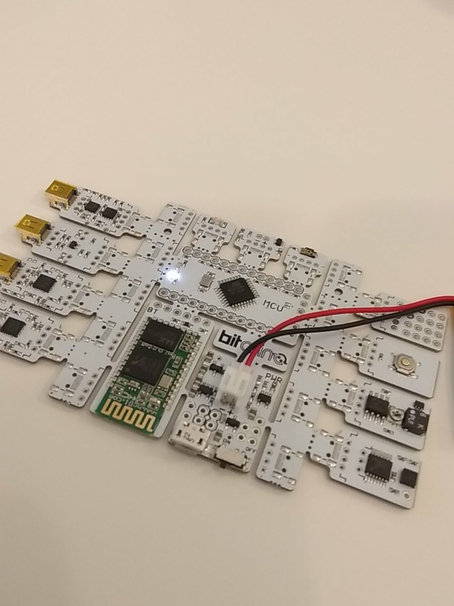 fonsecas72's tweet photo. Our bitalino is ready! #sunsethackathon https://t.co/lYBRKK3Dce