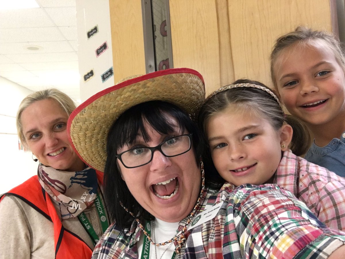 StPatSch's tweet photo. Today St. Patrick School is raising money to benefit the people affected by #HurricaneHarvey #jawesome #TexasTheme #YeeHaw #StPatProud https://t.co/iDCaj1mCXJ