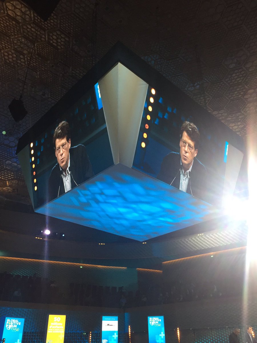 vic_thompson's tweet photo. "On préfère la fusion avec l'#IntelligenceArtificielle à la vassalisation." @dr_l_alexandre génial comme toujours @global_positive #GPFTalk https://t.co/oQJeoYPu2o