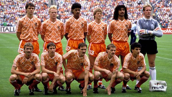 djelroymusic's tweet photo. Good old time #EURO88 @FIFAcom @UEFAEURO #Netherlands #EM88 #Oranje #Germany1988 @RonaldKoeman @MarcoVanBasten @GullitR @BBCSport @ZDFsport https://t.co/8DIGMBzLSq