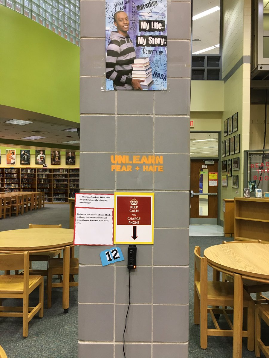 asilvergoose's tweet photo. โค๏ธ seeing Transy at high schools I visit! #unlearnfear+hate #ThisIsTransy @beapioneer @PLDGuidance https://t.co/wTng8gIB0W