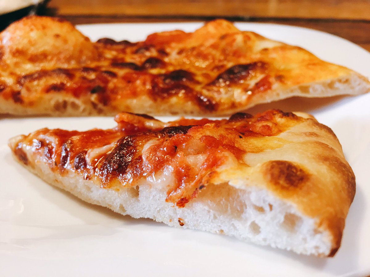 Nacho_Sandoval's tweet photo. 4, CUATRO AUTÉNTICAS #pizzas di #Napoli hemos elaborado junto a @toninote José by @gasparinifab @labitaliano en el #Txoco de @portas1969 🔝🔝🔝 https://t.co/LZcESeV5iy