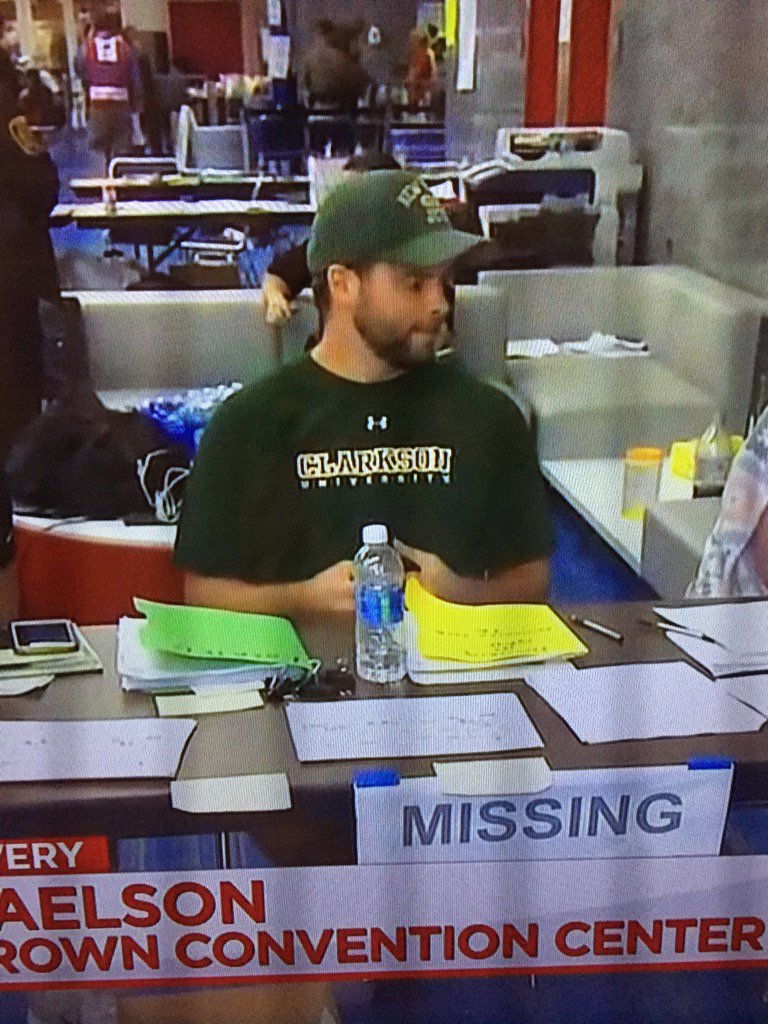 ClarksonUniv's tweet photo. Thank you Drew Bonner '10 MBA '11 #Harvey volunteer we saw on national news today!#ClarksonServes https://t.co/P1roqnLqgi