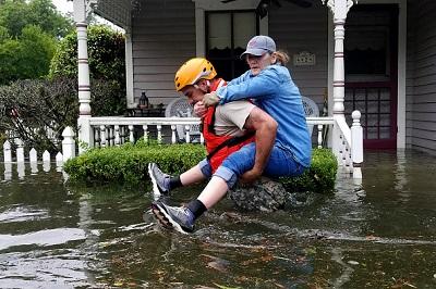 nardotrealtor's tweet photo. NAR is calling on members to donate funds to help the victims of #HurricaneHarvey. Here’s how you can help. https://t.co/r5os9KLqjR https://t.co/PXym72oaG6