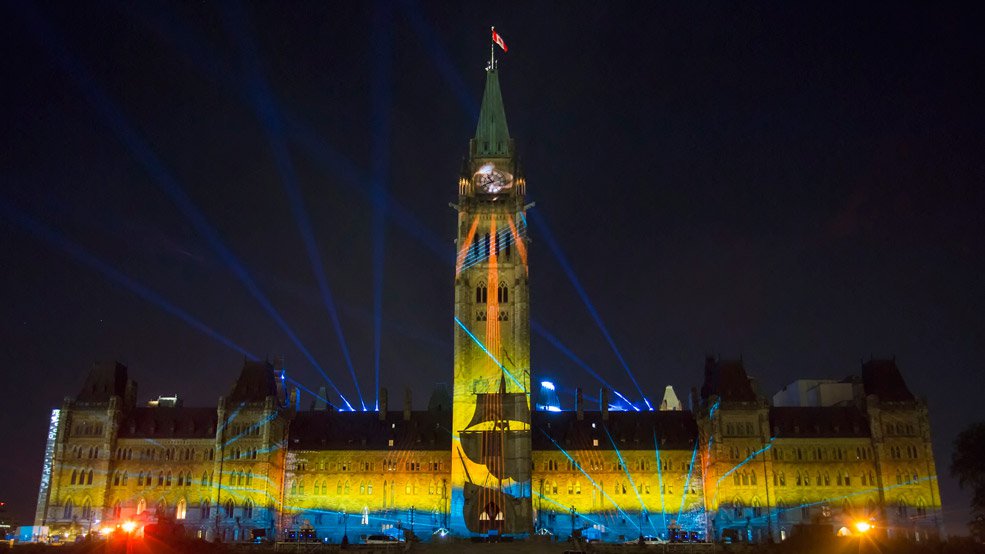 Ottawa_Tourism's tweet image. Labour Day long weekend idea: Reserve free tix to @2017ottawa's  Kontinuum, then head to the Light show on Parliament Hill after! #MyOttawa