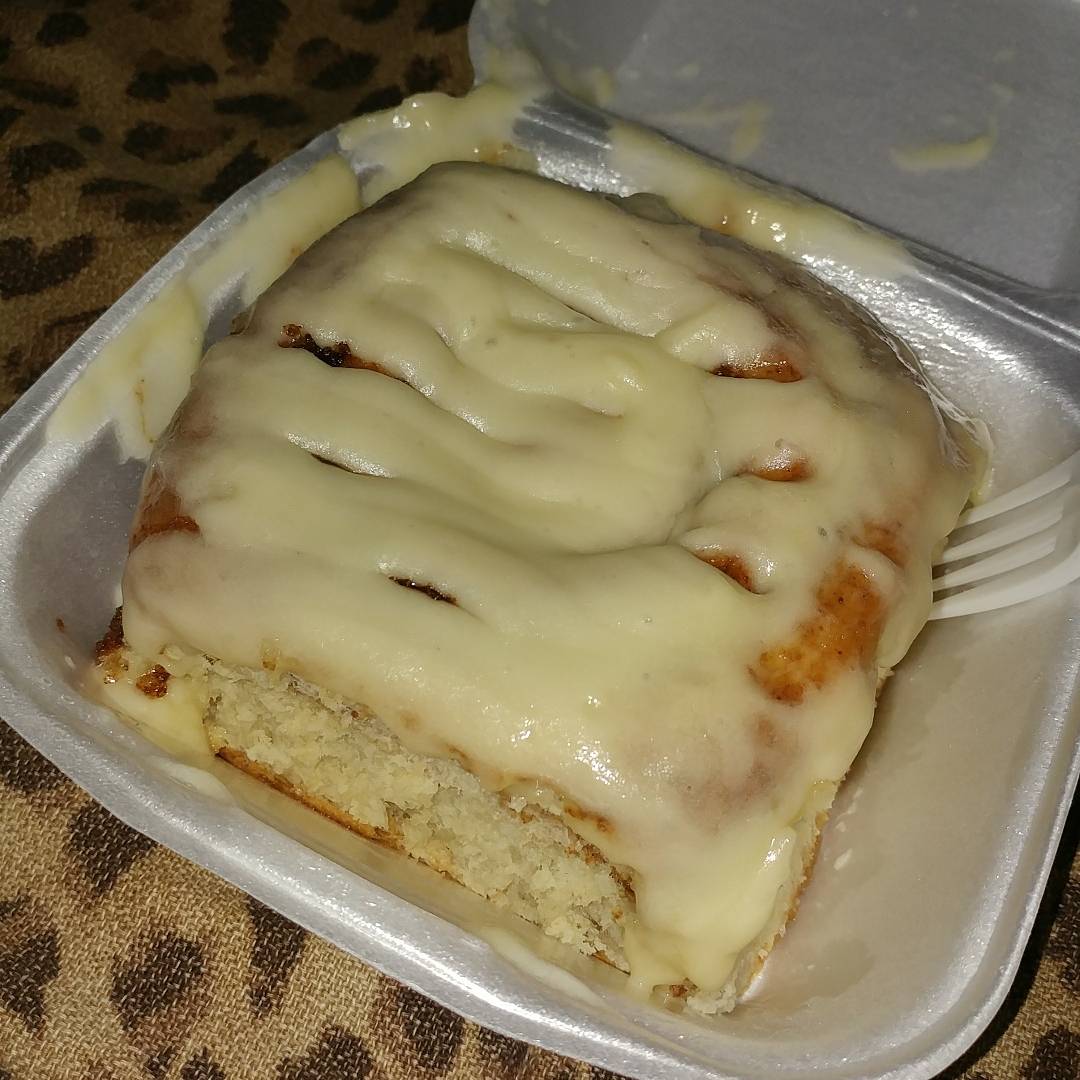 flintstonebeats's tweet photo. Shoutout to Cinnamom in GB.. Shit 💦🍴.. This that butter creme jumpoff #fuckcinnabon #thisthenewwave #michiganshit https://t.co/4ueiSYVRyY