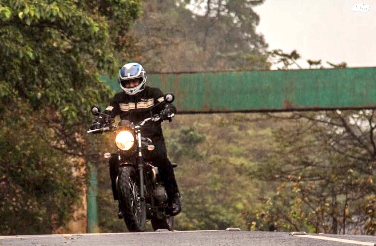 Vimalsumbly's tweet photo. Feeling this good is now just a #StreetScrambler away. Here's all you'd want to know about it: https://t.co/DMU26F6Csu #ForFreedomAndFun https://t.co/MlFE5zB61D