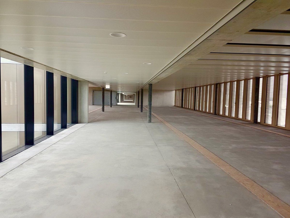 charlesjuillard's tweet photo. Vous cherchez de l'espace pour vos projets dans le #Jura? Le troisième étage du Campus #Stratej à #Delémont est peut-être fait pour vous... https://t.co/2EGJzUKzdv