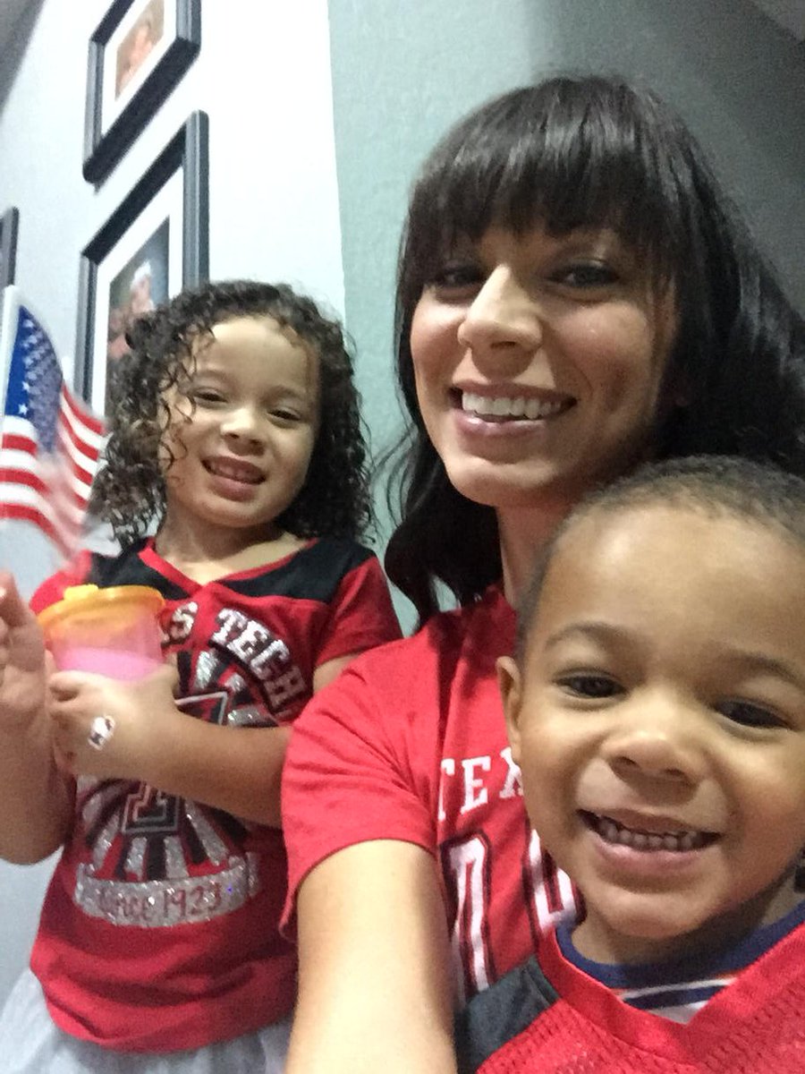 swilliamsedu's tweet photo. #collegecolorsday https://t.co/O3nHCahmn4