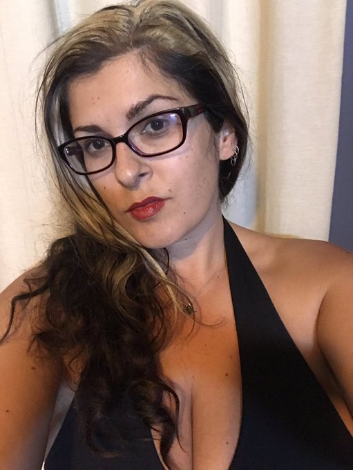This is how I rock it after staying out til 5am. Fresh as a motherfucking daisy. https://t.co/VaXwhv<a href="/tag/lovense"class="tags"><span>#lovense</span></a>