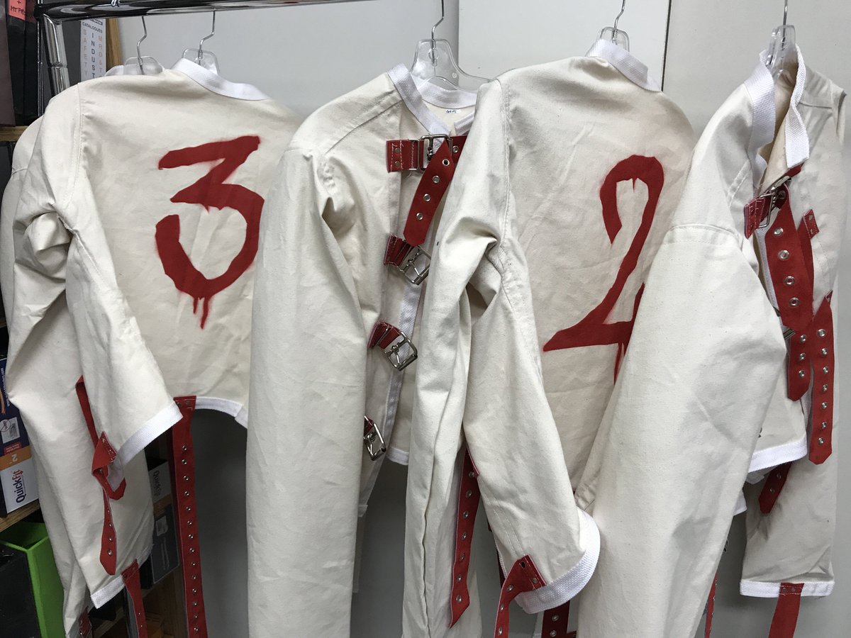 DirkGentlyBBCA's tweet photo. GET ROWDY #DirkGentlyBBCA https://t.co/hxIyDPHbvs