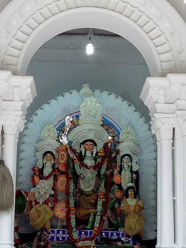 Beyondhorizon14's tweet photo. #Durgapuja in the aristocratic zamindar houses in #Kolkata.Be with us this year to see the #bonedibarirpujo #tourbeyondhorizon #festival https://t.co/oHEooIth60