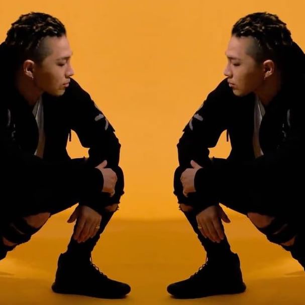 meungmeung415's tweet photo. lotteshopping IG #1 
FENDI FOR YOUNG BAE pics&amp; video
#TAEYANG #태양 #영배 #동영배 #BIGBANG #빅뱅 #WHITENIGHT #FendixYoungbae 
https://t.co/OYnv0N1gnp https://t.co/fvafdyu2Sm