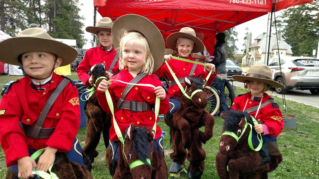 TourOfAlberta's tweet image. Everyone's ready to ride @TourismJasper #TOA17 @atbfinancial Delta Stage 1  @JasperNP to @MarmotBasin