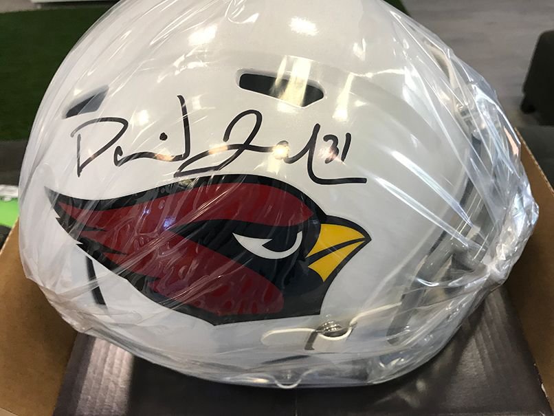 TheFFBallers's tweet photo. Still time to enter to win this signed David Johnson helmet at https://t.co/M6pCAosW9c! https://t.co/XOLHTgxtgp