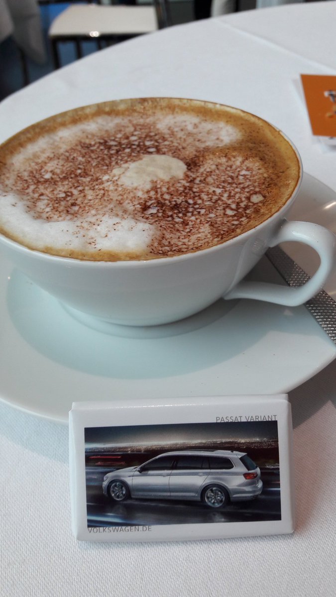 larsradau's tweet photo. Wenn @vwmanufaktur_de, dann... stilechte Schokolade zum Abschluss-Cappucino. #bsen #bsen2 https://t.co/fRziIWPsNA