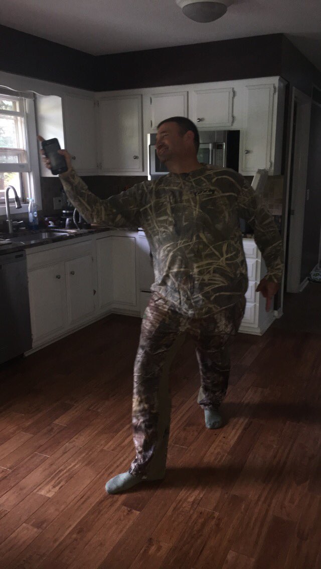dailyjoshposts's tweet photo. First day of goose season has got Dad feeling good! Dropped two this morning!! https://t.co/ev3Yb8imgI
