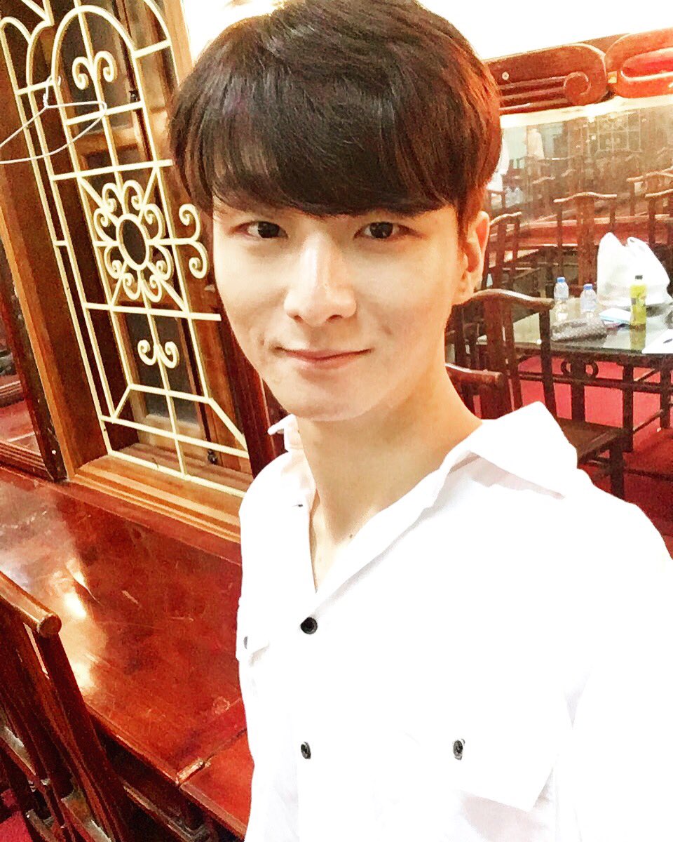 HAPPY BIRTHDAY 
SUNGHA JUNG 
enjoy you\re day   