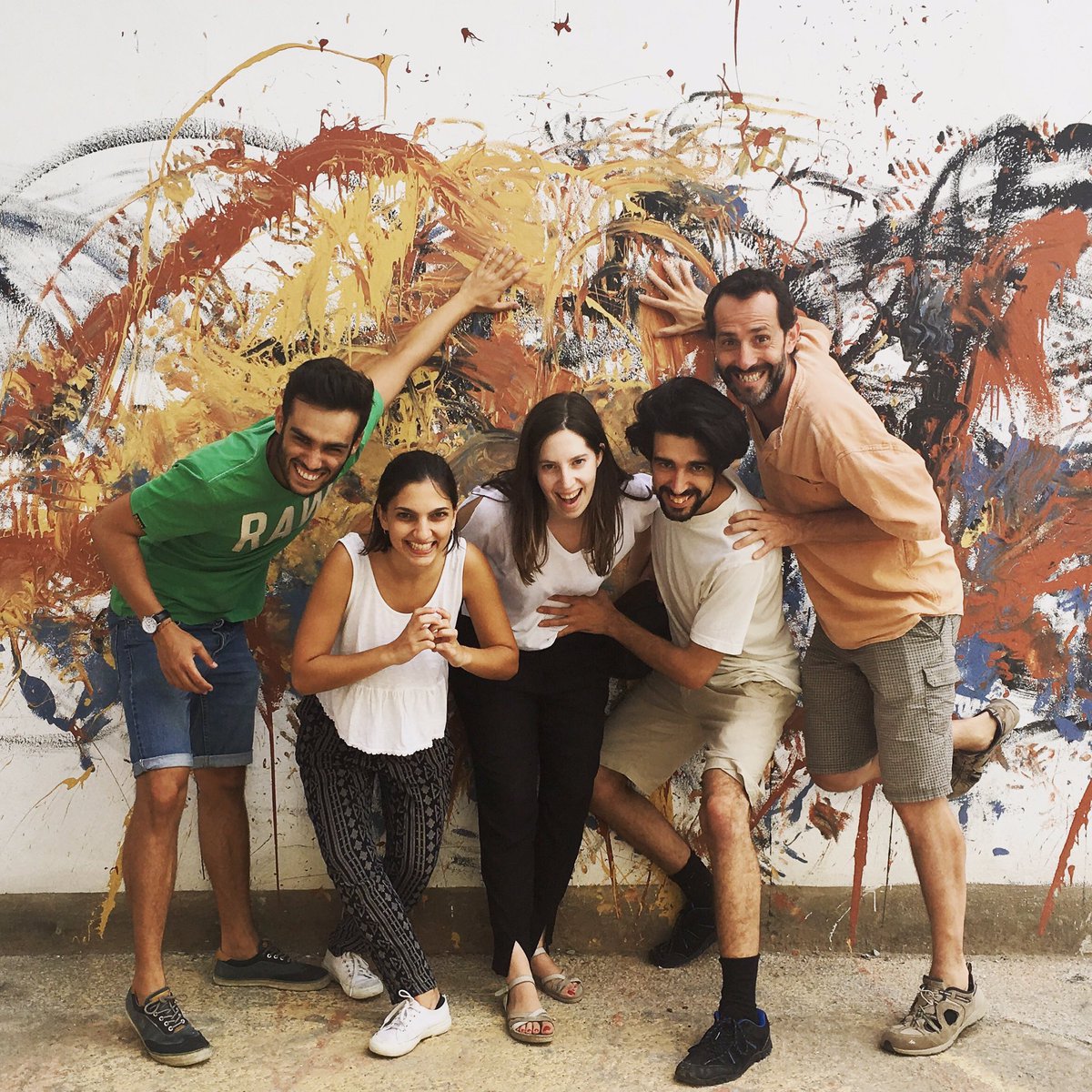 aidaa28's tweet photo. #LaManada donem la benvinguda al setembre amb els ultims assajos... estem a punt per sortir a caçar 🦁🦊🐻🐺 #teatredecarrer #màscares #faules https://t.co/TJwZnYt1VI