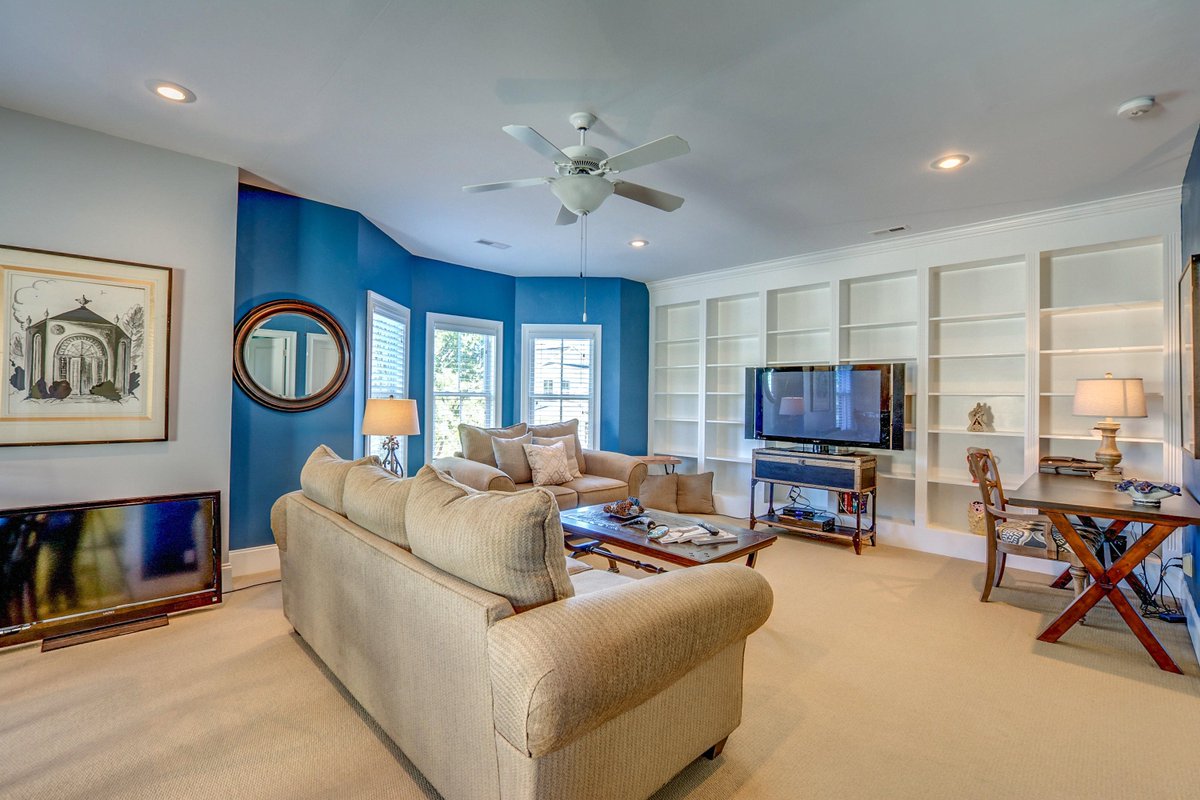 mathilderealtor's tweet image. 354 Horton Grove | Fort Mill, SC 29715

$386,900 | 3 Beds | 2.5 Baths
2,553 sqft | .10 Acres

See it here: fal.cn/tfxj