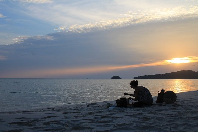 From slowing down, to saving money: <a href="/gearingupreport/">Gearing Up</a> explain the benefits of long distance cycling positive.news/2017/perspecti…