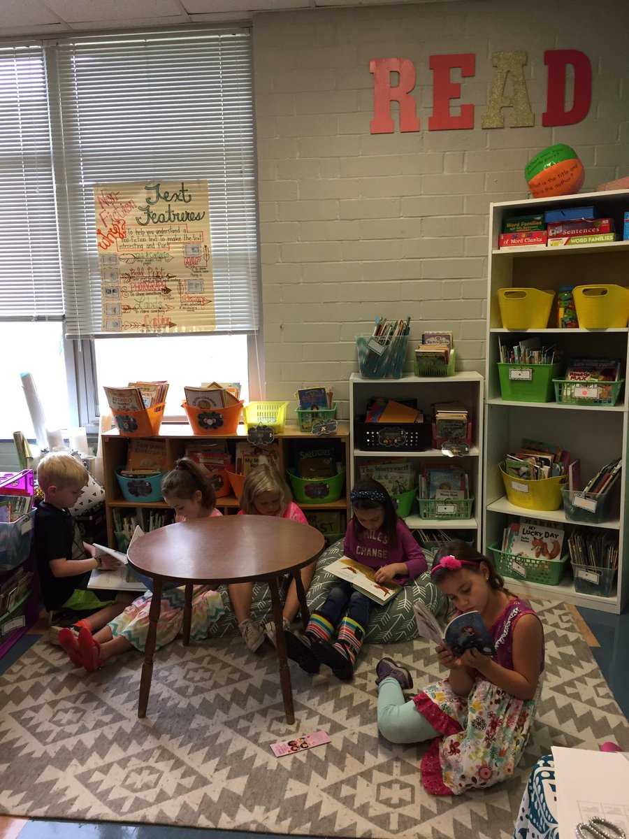 We LOVE LOVE LOVE to READ READ READ in First Grade! <a href="/1stbaucom/">Firsties in Flight</a>