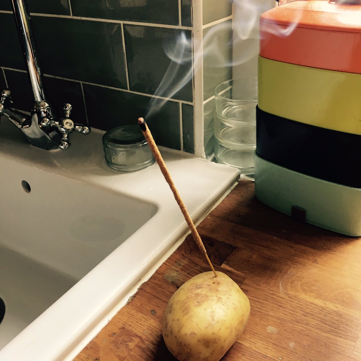 Can't find your incense holder?
No need to panic; use an old potato instead 🥔 
.
.
.
#LifeHacks 
#🤦🏽‍♀️