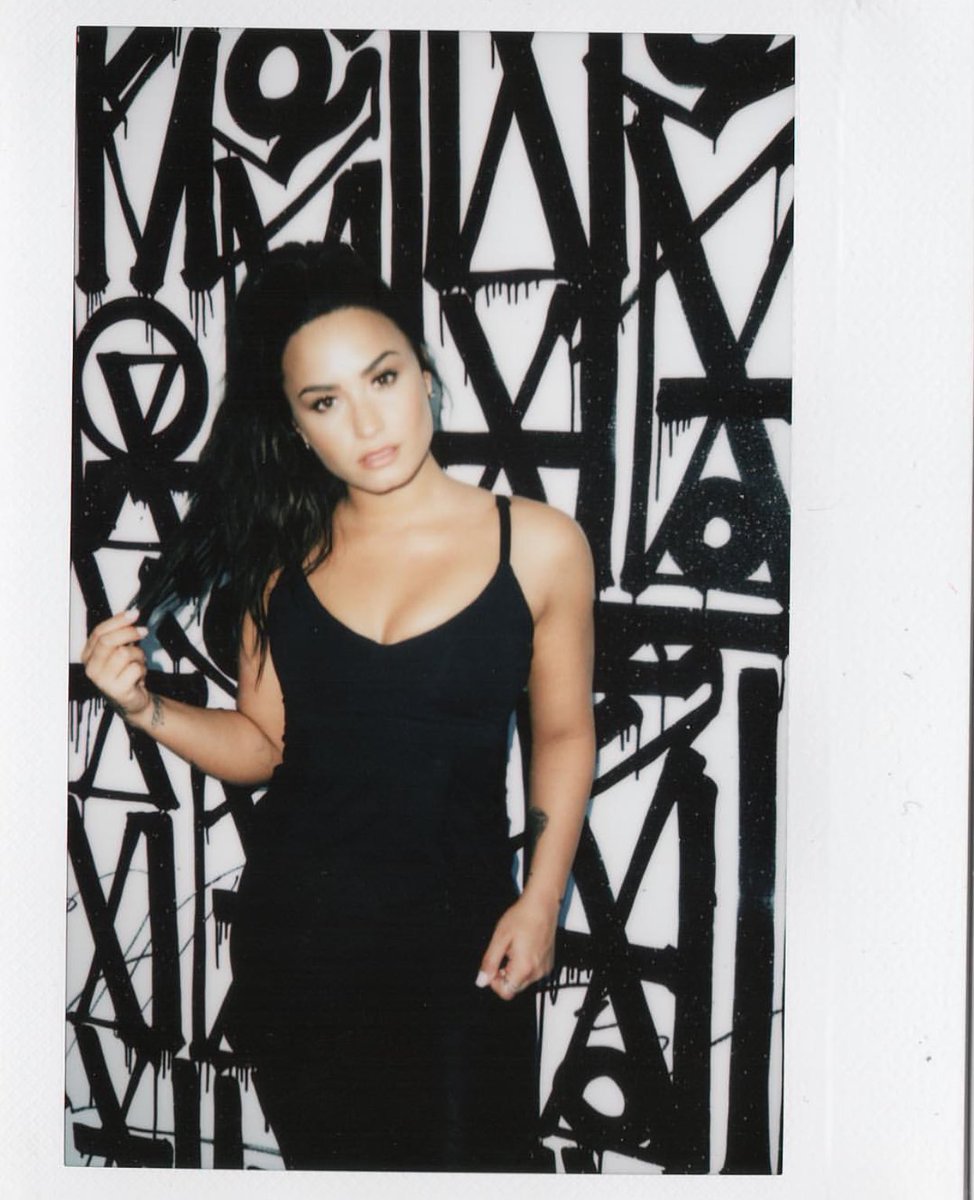 WaitinForDemiIt's tweet photo. Demi su Instagram pubblicizzando @Fabletics
#StreamSorryNotSorry
https://t.co/Pxdrw32sVI https://t.co/u96DJcyCG0