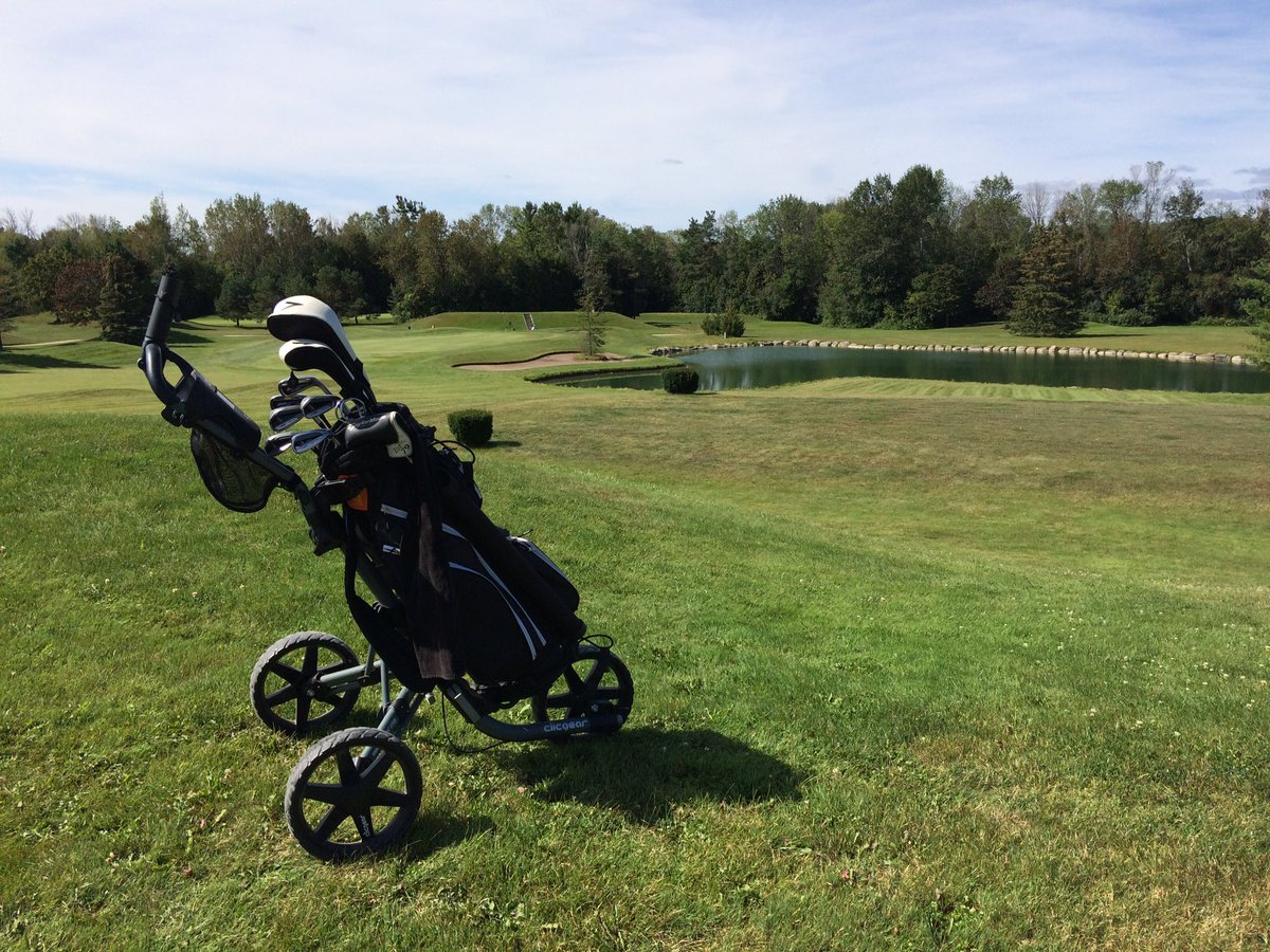 ForeYoga's tweet photo. What's a yogi/golfer to do on her day off and blessed with perfect weather?! #sologolf #yogaforgolf https://t.co/3ATWaDKhkh
