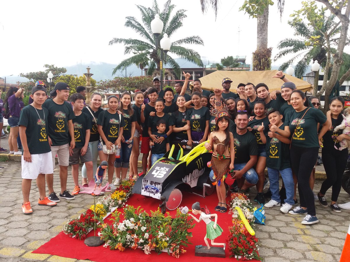 cs4ot's tweet photo. Sigue la #Feptury2017 en estos momentos Expo-Tuning en el parque central  #Interjorgas #Yantzaza  #LoTienesQueVivir #ZamoraChinchipe https://t.co/MfSoJrlytC