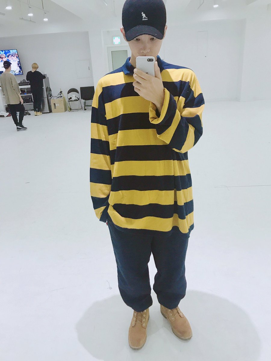 joonthemonster's tweet photo. Prova görünüşü Hoseok Taehyung ve Deuk öğretmen. Uzun bir gece olacağa benziyor... ㅋ https://t.co/uaM9p5NNki