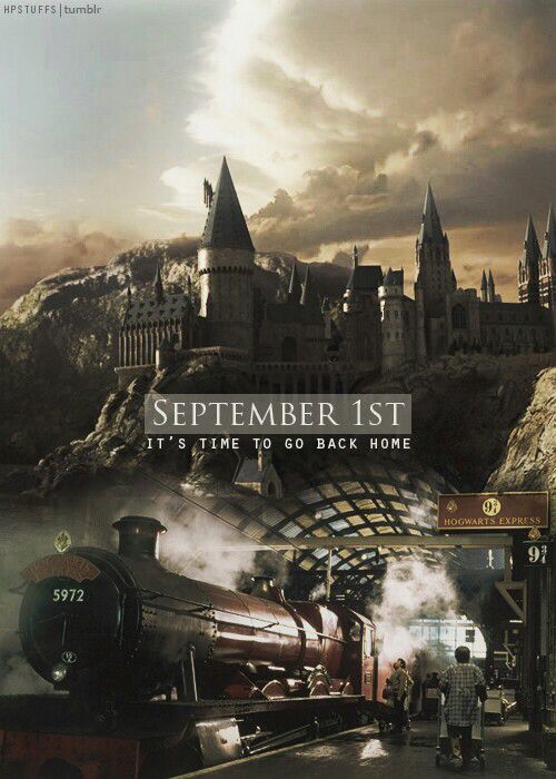 WordstruckPod's tweet photo. Happy September 1 everybody! Hogwarts is calling! #Hogwarts #HarryPotter 🚂 https://t.co/er8j2huPYy